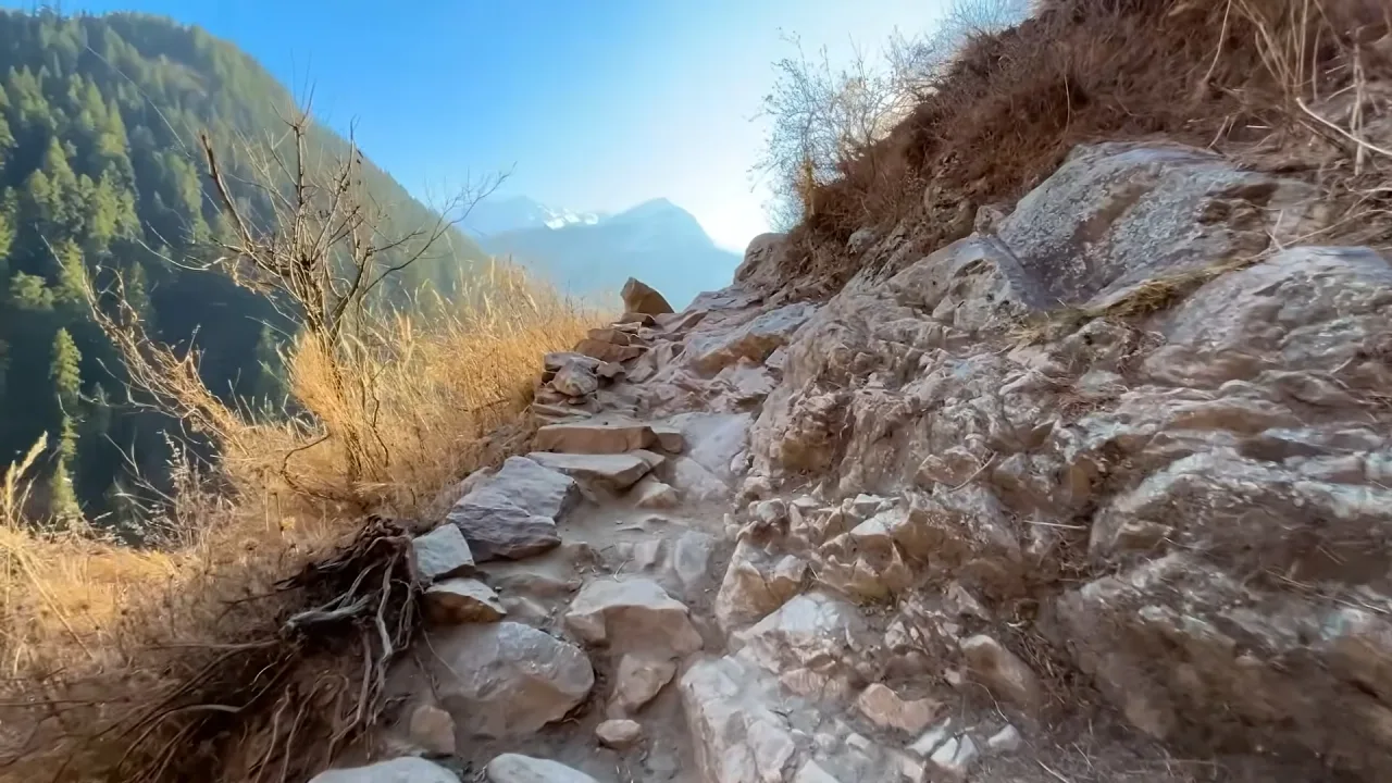 Rocky mountain trail on the way to Kheerganga